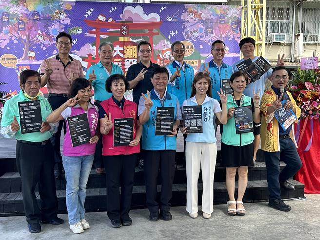 由屏東縣潮州鎮公所與改車團體「戀車ㄔ漢」合作的「戀車潮現」經典車展，去年首辦好評不斷，因此今年擴大舉辦。（謝佳潾攝）