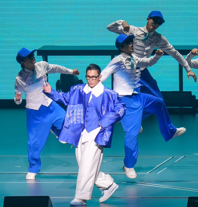 「今天…is the Day 」巡演台湾站，刘德华心疼歌迷落泪，直说当时后台工作人员也哭成一团。（罗永铭摄影）