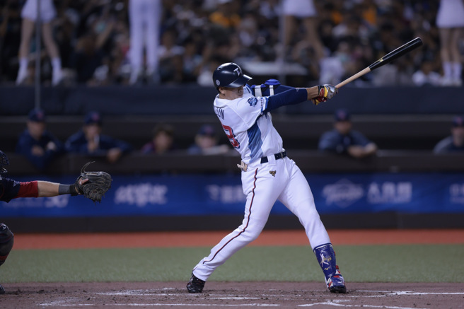 12強中華隊林立。（郭吉銓攝）