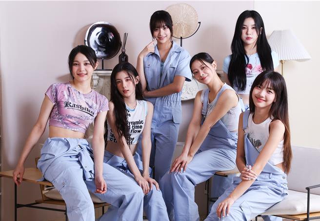 「幻蓝小熊」赴韩发展成绩亮眼，成员左起许媛媛、毓、NICO、XXIN、AYEON、采甄。（陈俊吉摄）（场地提供：Cafejiasong咖央
