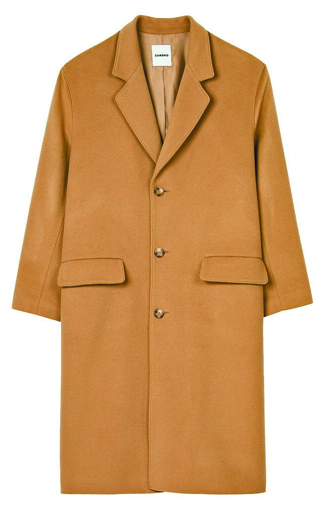 SANDRO HOMME卡其色長版大衣，價格店洽。（SANDRO提供）