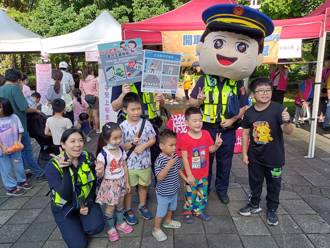 防制交通事故结合泡泡派对 桃园警分局现场宣导交安