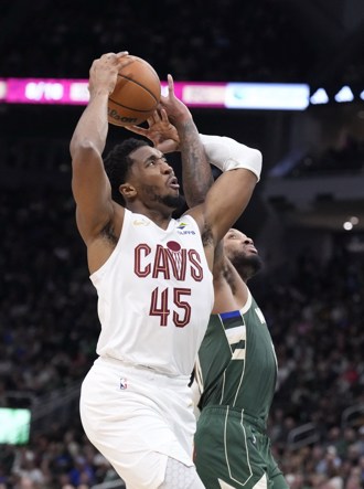 NBA》米契爾最後0.3秒準絕殺 騎士神奇獵鹿摘開季7連勝