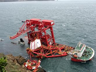 钰洲启航货轮野柳搁浅 风浪仍强抽油延后！明日继续