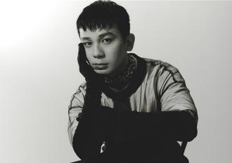 美食YTR拍广告30多个汉堡吃到怕 为1秒镜头笑到脸僵