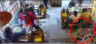 只因老公看了幾眼！ 胖陸妻不爽竟朝「隔壁美女」潑滾湯