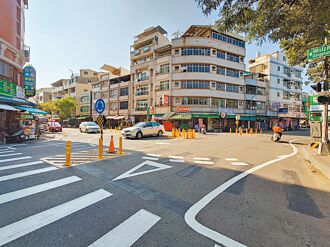 前镇3叉路口 标线型圆环完工