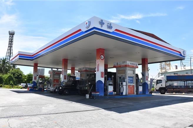 中油宣布4日凌晨起，汽、柴油各调涨0.2元。（图／中油提供）