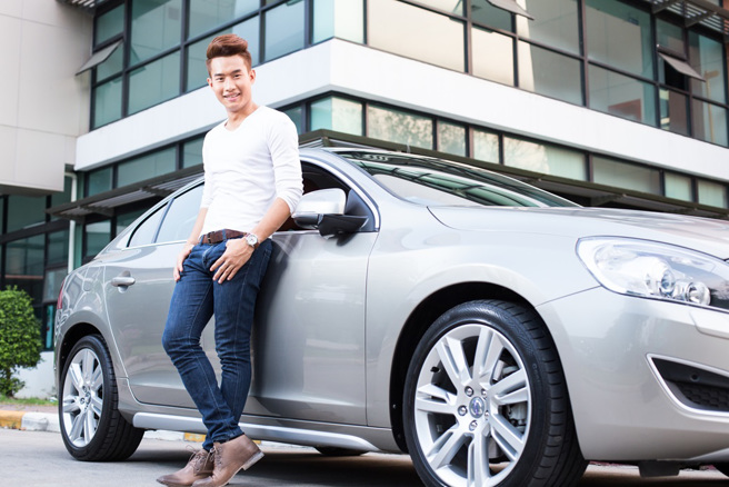 大陆一名男子经常在网路上炫富，引起警方注意，调查后发现全是造假的。（示意图：Shutterstock／达志）
