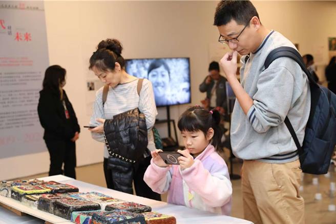 以「一起」为主题，第15届海峡两岸少儿美术大展今天在北京开幕。（照片由主办单位提供）