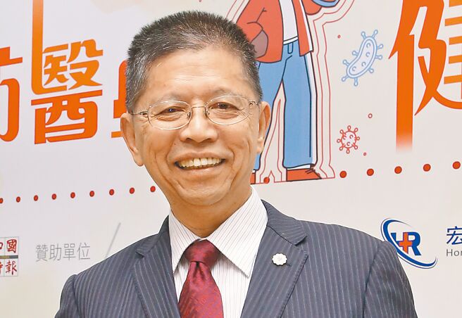 商總健康長照委員會副主委陳亦純提醒長輩保健的重要。（趙雙傑攝）