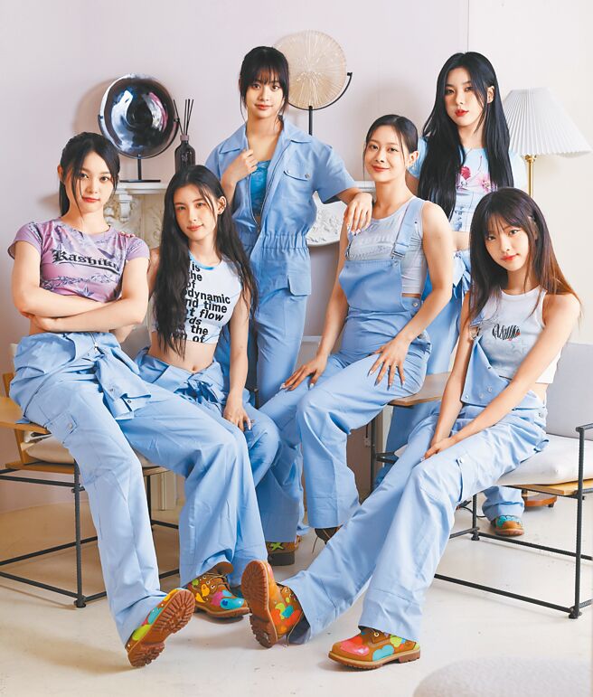 「幻藍小熊」赴韓發展成績亮眼，成員左起許媛媛、毓、NICO、XXIN、AYEON、采甄。（陳俊吉攝，場地提供／Cafejiasong咖央）