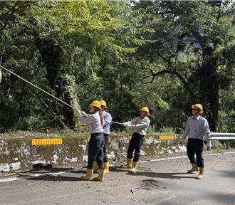 台電搶修3天3夜！除道路中斷影響47戶 梨山預計今夜復電
