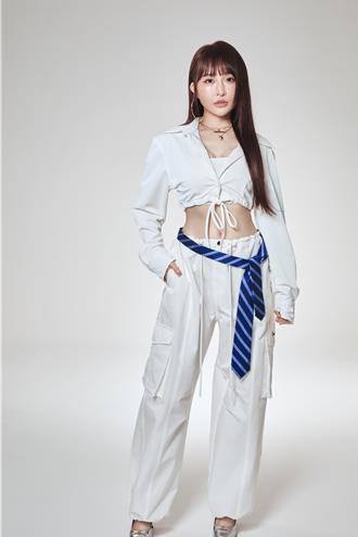 張若凡赴菲律賓宿霧遊學 在當地被認出畢業典禮獻唱