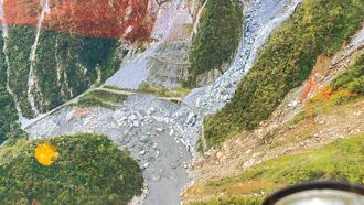 花蓮西寶洛韶50居民受困 空投物資