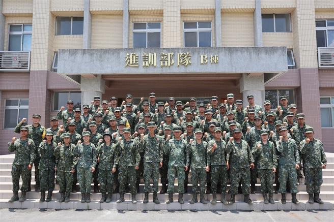 臺东地区指挥部机步1营机步1连获得今年国军模范团体殊荣。（东指部提供）