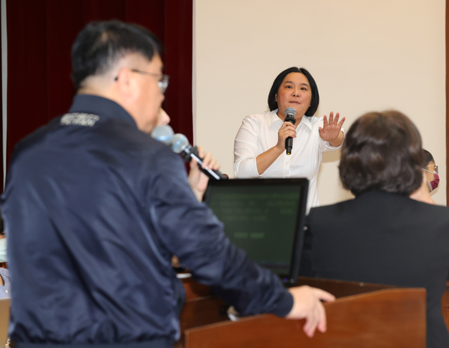财划法修正案引发朝野激战，图为召委陈玉珍。（图／刘宗龙摄）