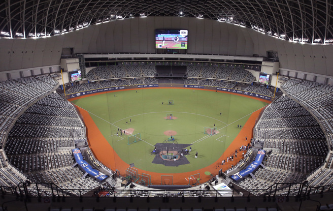 圖為12強棒球賽中華代表隊球員在大巨蛋練球。（本報資料照/范揚光攝）