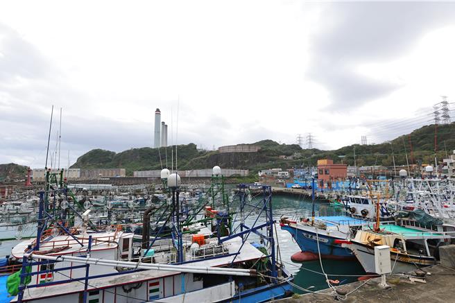 基隆市外木山魚市場4日上午舉行動工典禮，由基隆市副市長邱佩琳代表市府出席主持。若一切順利，魚市場兼整補場將可望於明年底完工。（基隆市政府提供／張志康基隆傳真）