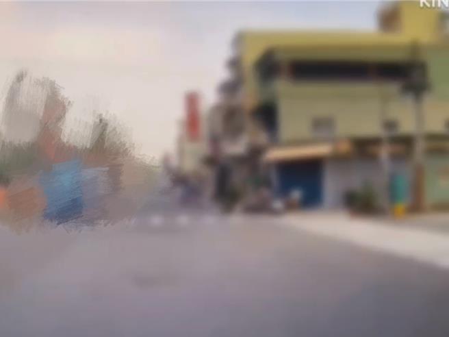 高雄某高中驚傳學生持尖銳物衝突事件，消防獲報後到場，所幸學生無外傷、意識清醒無大礙。（民眾提供／紀爰高雄傳真）