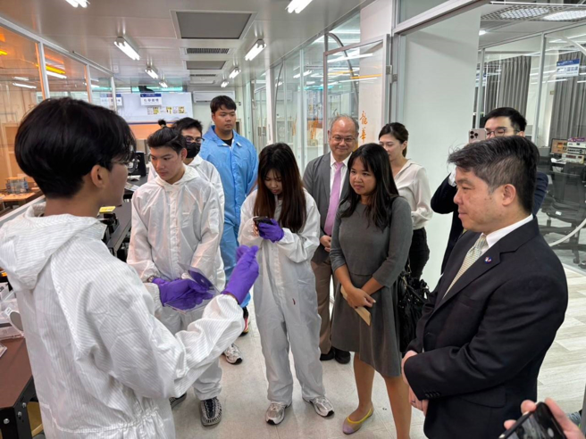 泰國代表文那隆參訪龍華科大，並關懷泰生學習及生活狀況。(照片/龍華科大提供)