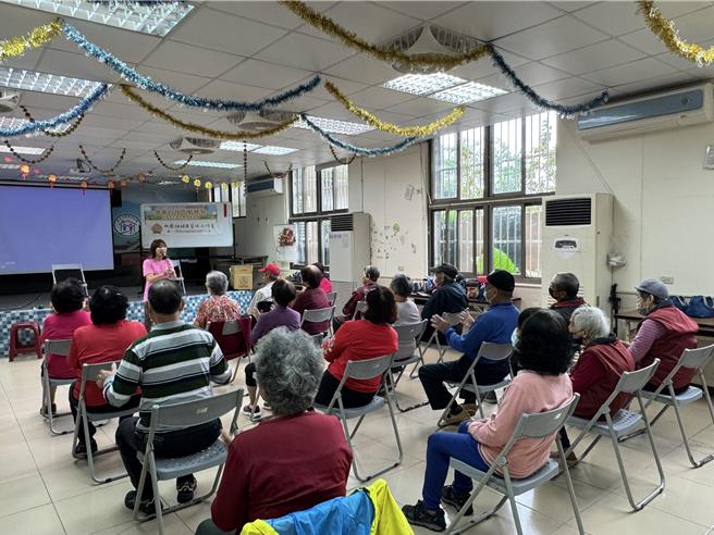 過去有許多善心人士捐地或借地蓋活動中心，全桃園市有73處活動中心位處私人土地上。（市府提供／蔡依珍桃園傳真）