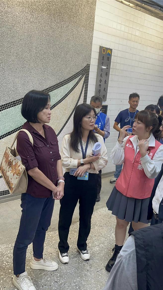 立法院教育文化委员会今（4）日前往高雄凯旋国小、民权国小、北岭国小及阿莲国中等4校考察，国民党立委柯志恩为校园预算请命。（柯志恩办公室提供）