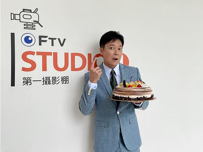 王燦被送上生日驚喜。（民視提供）