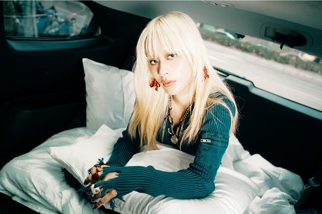 陳泳希近期推出首張專輯。（華研國際提供）