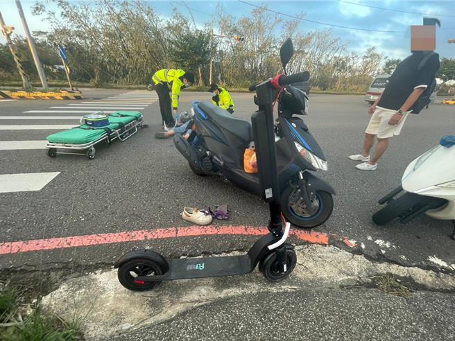 王男於道路騎乘電動滑班車遭到追撞，雖然沒有受傷，但違反規定將面臨最高3600元的罰單。（警方提供）