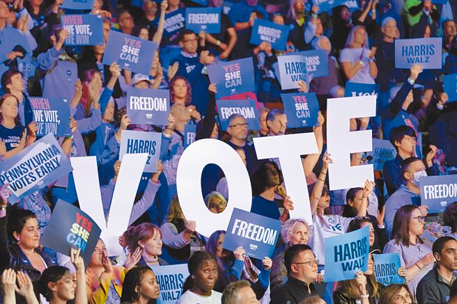 美国总统大选，许多州已经陆续开始投票，将要产生选举人团。（路透）