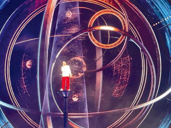 刘德华演唱会视觉效果丰富多变。（读者提供）