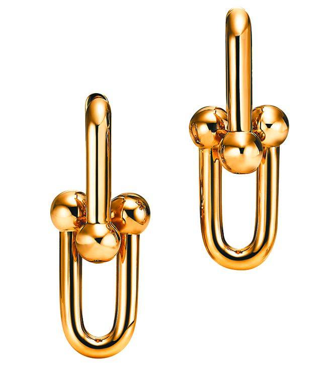 TIFFANY HardWear 18K黄金耳环，13万7000元。（Tiffany & Co.提供）