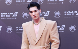 黃偉晉萬聖節玩太嗨 將友人胸前走光影片PO上限動涉猥褻