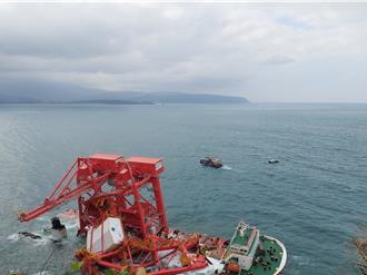 陆籍货轮「钰洲启航」搁浅野柳岬 风浪仍强无法抽油