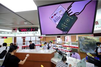 線上申換護照擴大適用範圍 作業時間縮短11／5起實施