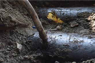 仿《霹雳油侠》窃油2000公升！ 台中5人窃油集团判赔百万元