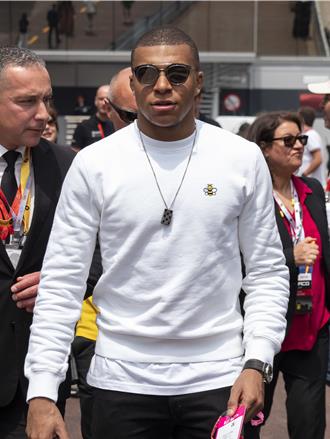 Dior联手Kaws再度出击 联名胶囊系列吸目光