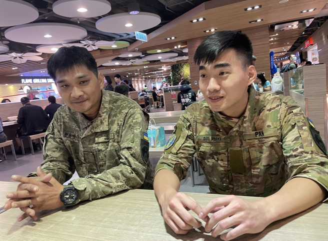 陆军退役特战兵吴忠达，日前在乌克兰执行任务时遭炮弹射击倒地阵亡。（图 / 翻摄自牧师黄春生脸书）