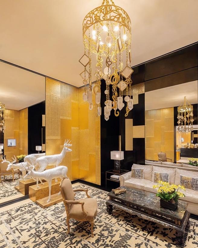 香奈兒腕錶珠寶旗艦店的VIP沙龍呼應香奈兒女士寓所的風格。（CHANEL提供）