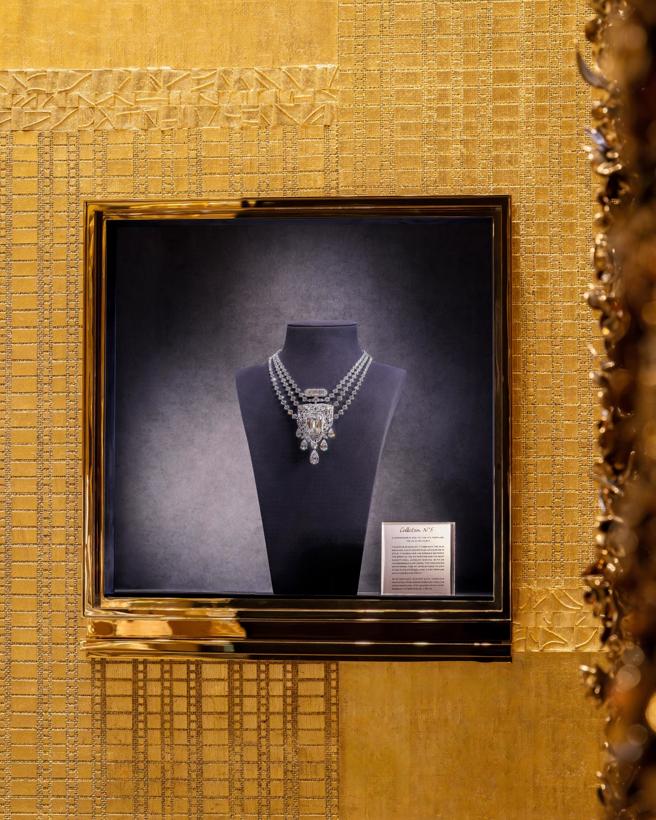 為慶祝香奈兒腕錶珠寶旗艦店開幕，55.55鑽石項鍊來台展出。（CHANEL提供）