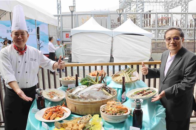「漁電共生 健康共享」活動，邀知名主廚以漁電共生廠養出的魚蝦結合布袋、義竹在地特產設計出海鮮饗宴。(呂妍庭攝)