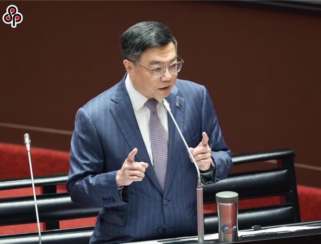 立法院会今天邀卓荣泰率同相关部会首长列席，报告114年度中央政府总预算案及中央政府前瞻基础建设计画第5期特别预算案编制经过，并备质询。（姚志平摄）