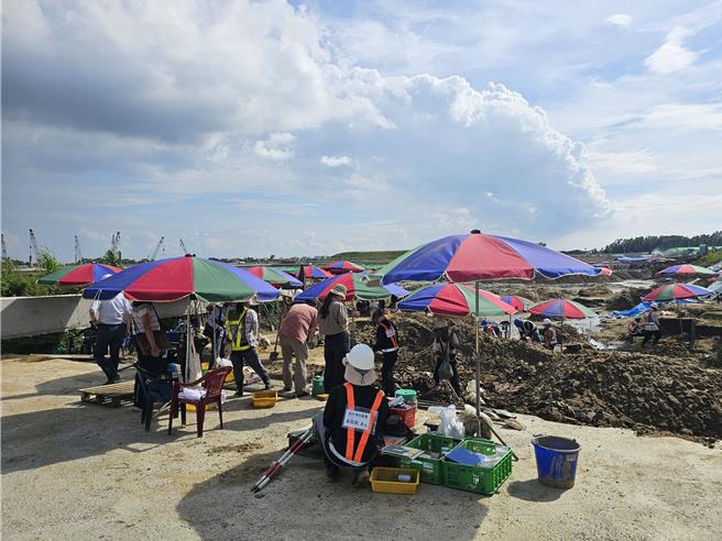 台积电位于嘉义科学园区CoWoS先进封装厂一厂才动工就挖到遗址，目前所有文物已完成抢救。（嘉义县文化观光局／吕妍庭嘉义传真）