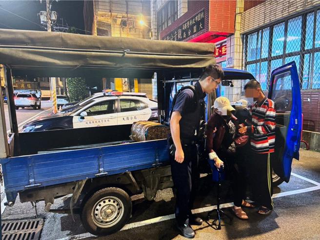 从嘉义县北上卖粽叶，却不甚迷路开到桃园是观音区，大园警靠方定位协助找寻。（警方提供／廖姮玥桃园传真）