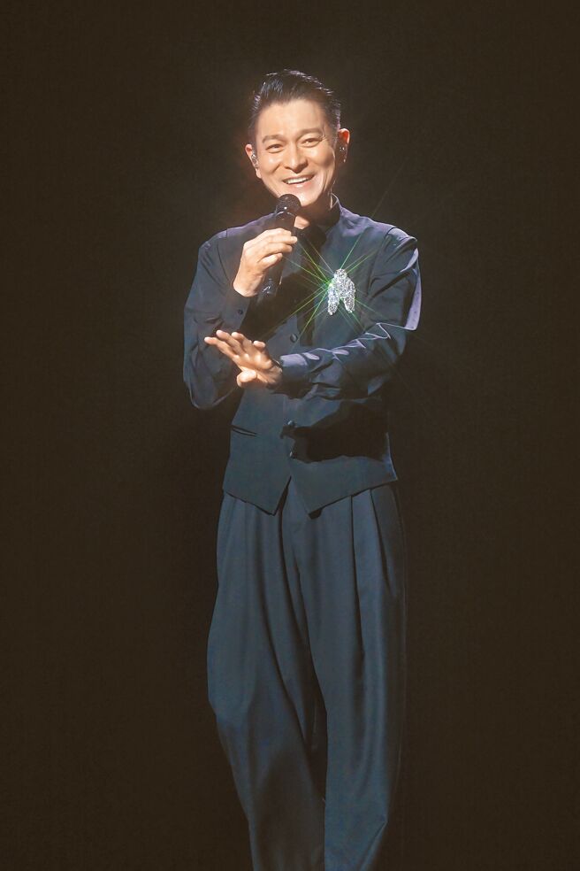 刘德华日前在台北小巨蛋举办4场演唱会，吸引大批粉丝到场朝圣。（台湾映艺、超级圆顶提供）