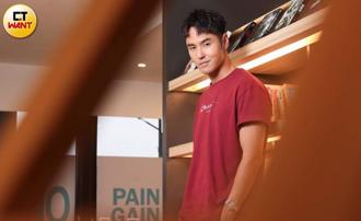 直擊／阮經天脫單了！攜女友同進同出家門 友人面前放電