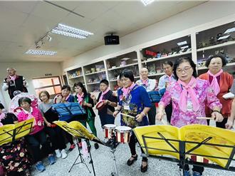 大安農村長者展現活力 「安農五寶」融入綠色照顧成果展