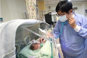 840克掌心宝贝奇蹟！辅大医院细心迎30周早产儿