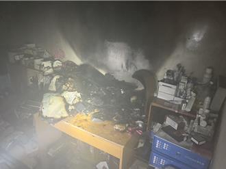 行動電源突起火！火勢控制不住全家急避難